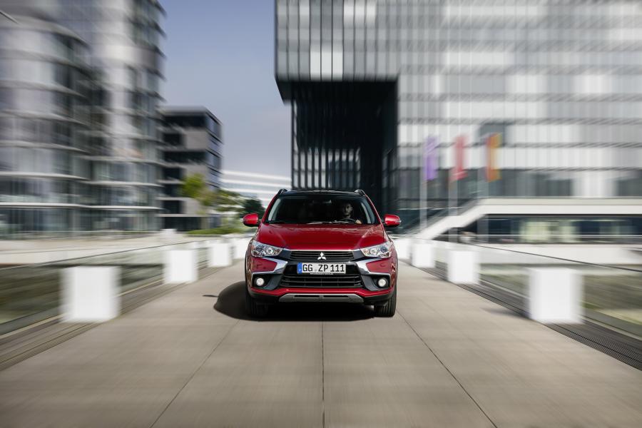  Mitsubishi ASX 2016 года  (фото 10 из 50)
